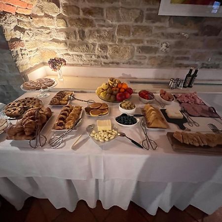 Il Castello Di Bubbio Hotel Екстериор снимка