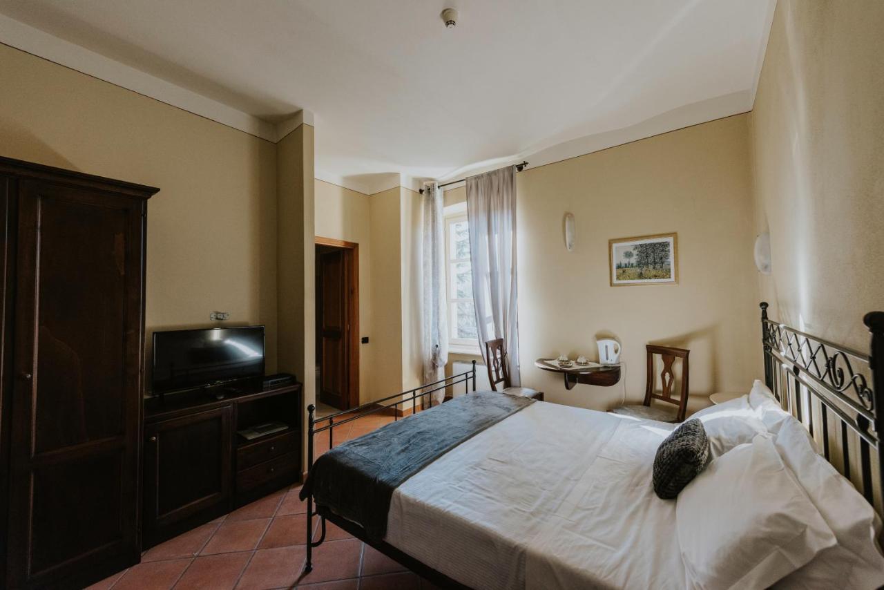 Il Castello Di Bubbio Hotel Екстериор снимка