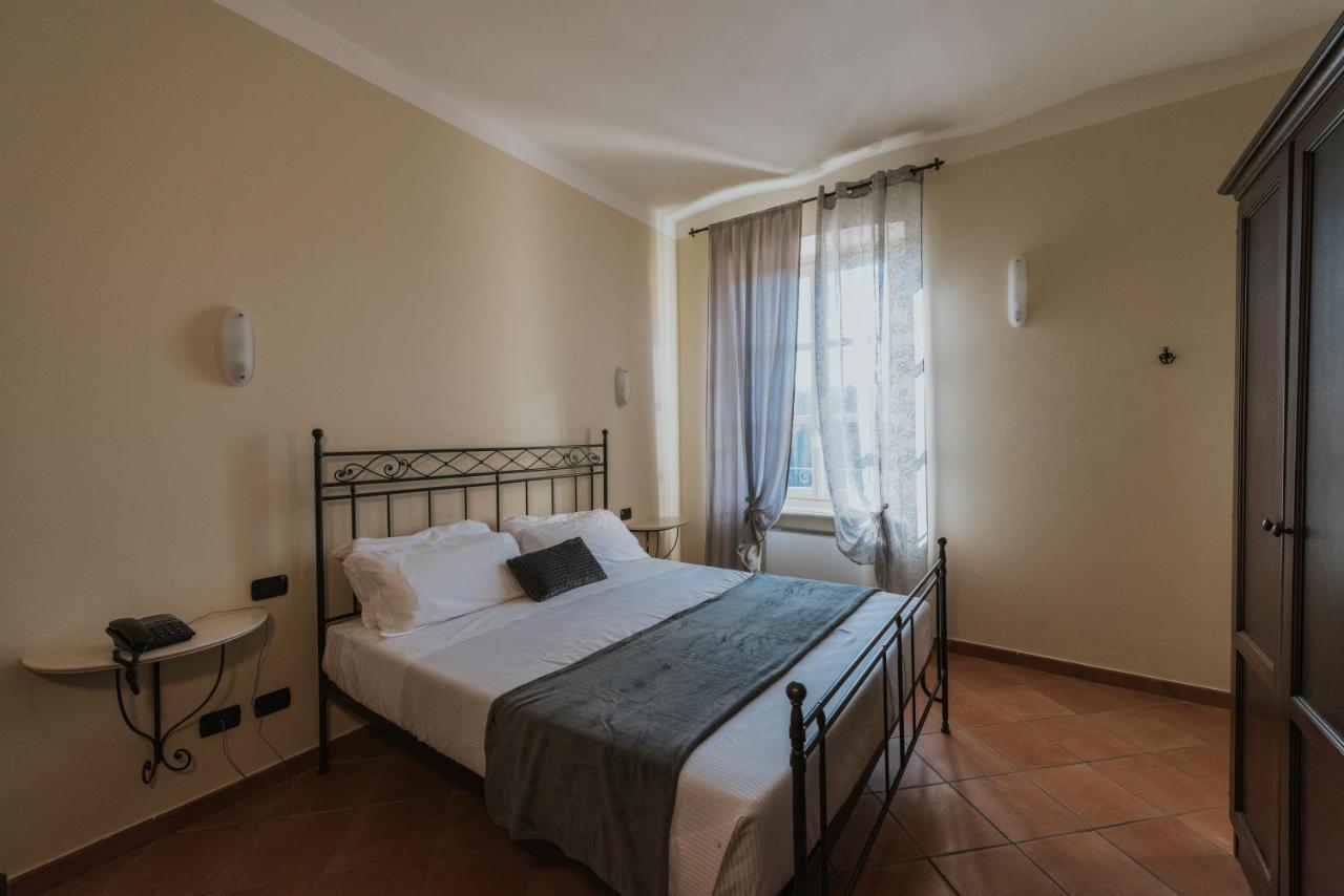 Il Castello Di Bubbio Hotel Екстериор снимка