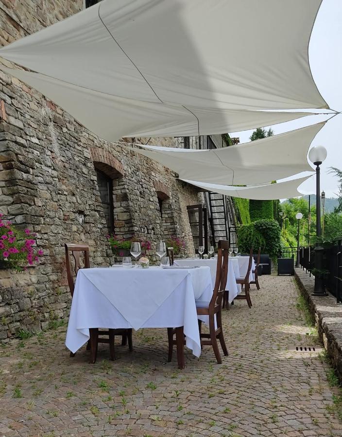 Il Castello Di Bubbio Hotel Екстериор снимка