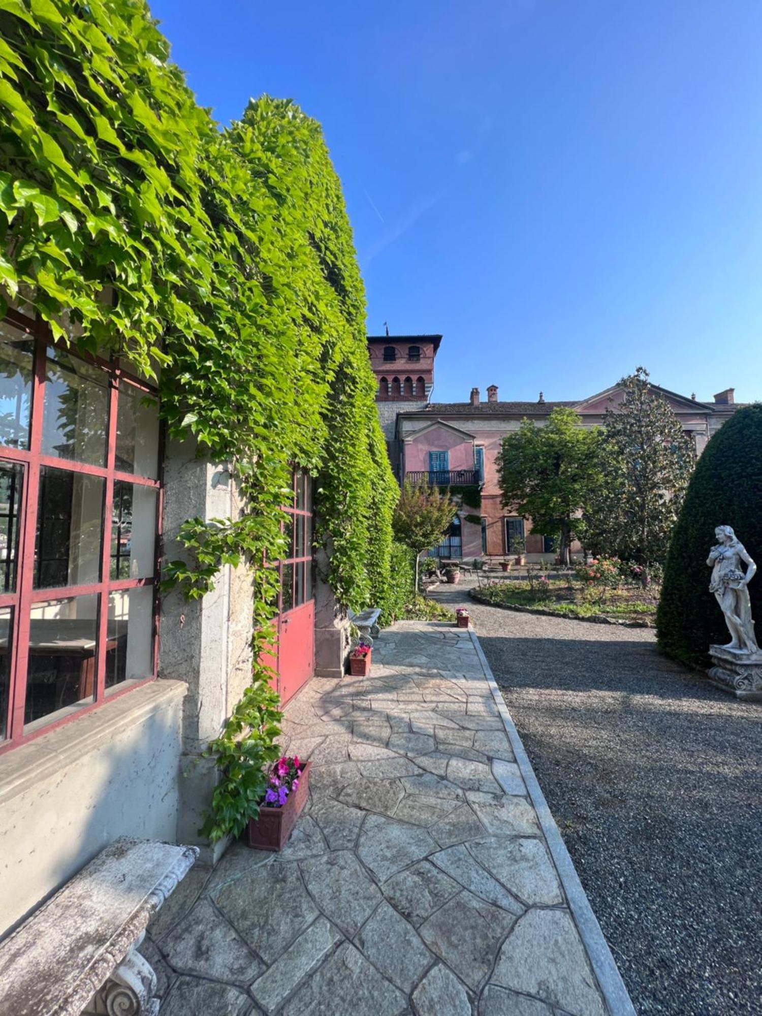 Il Castello Di Bubbio Hotel Екстериор снимка
