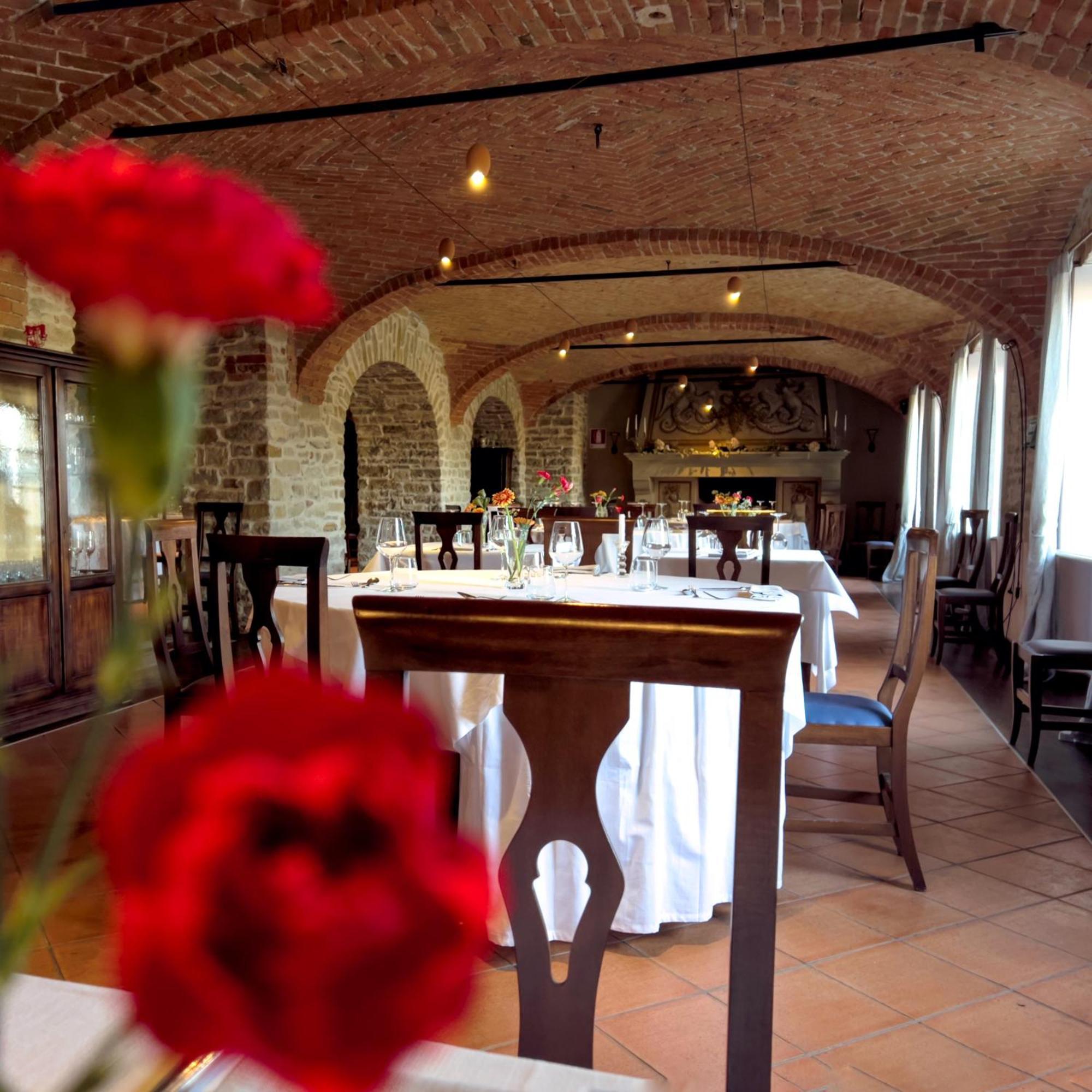 Il Castello Di Bubbio Hotel Екстериор снимка