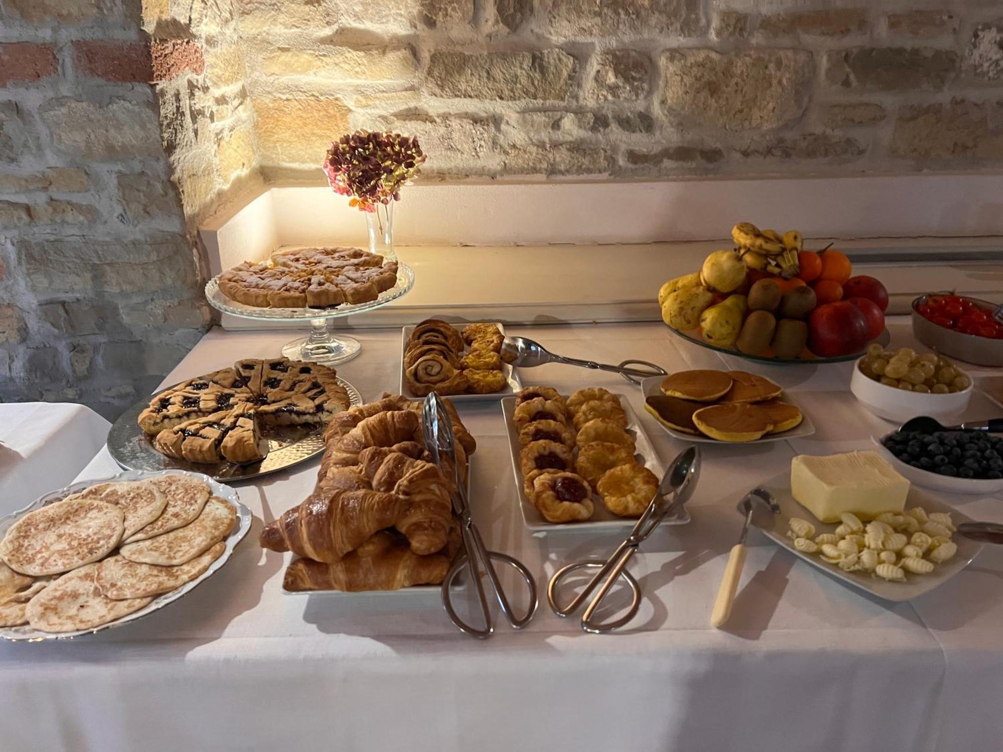Il Castello Di Bubbio Hotel Екстериор снимка