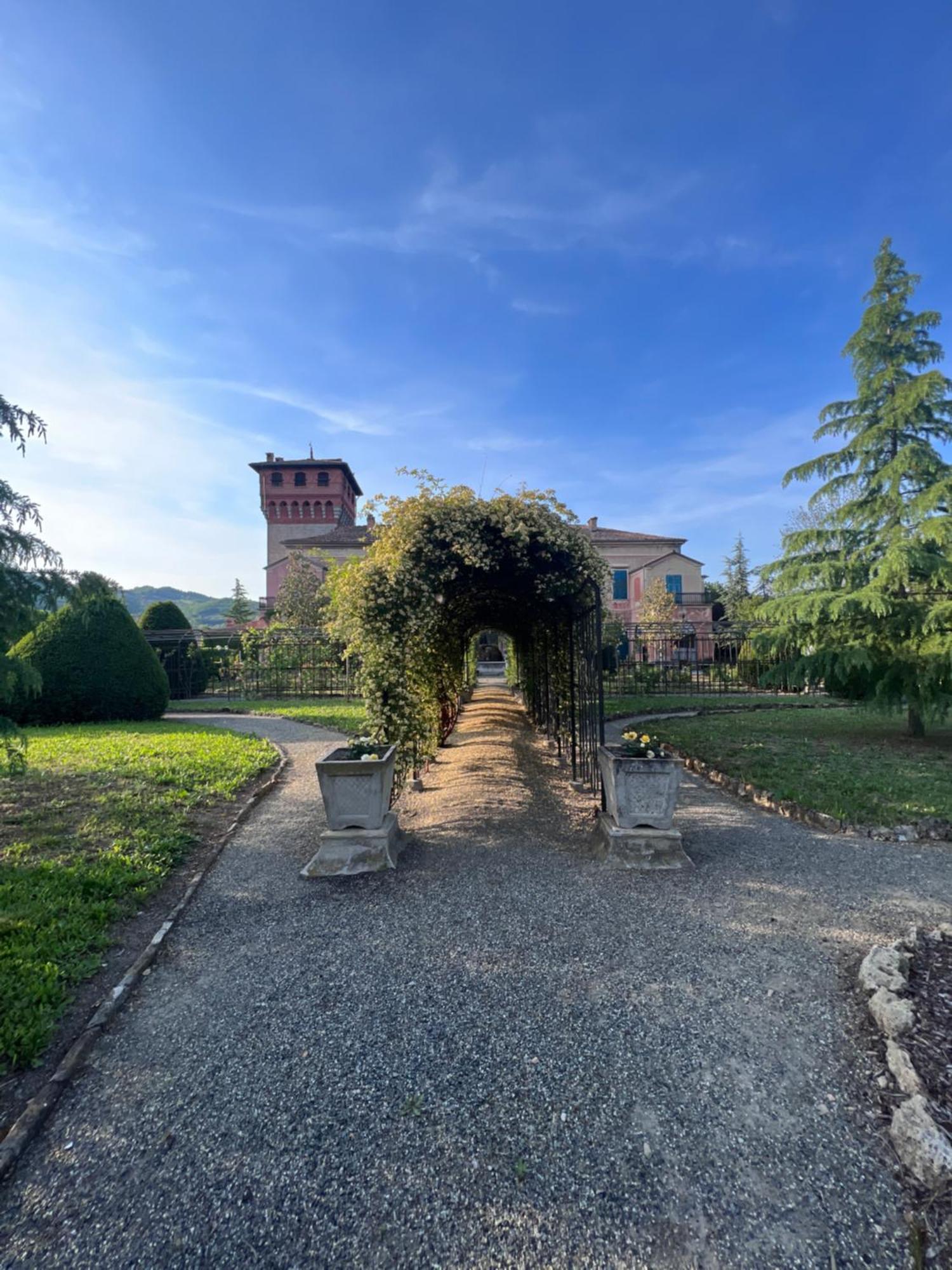 Il Castello Di Bubbio Hotel Екстериор снимка