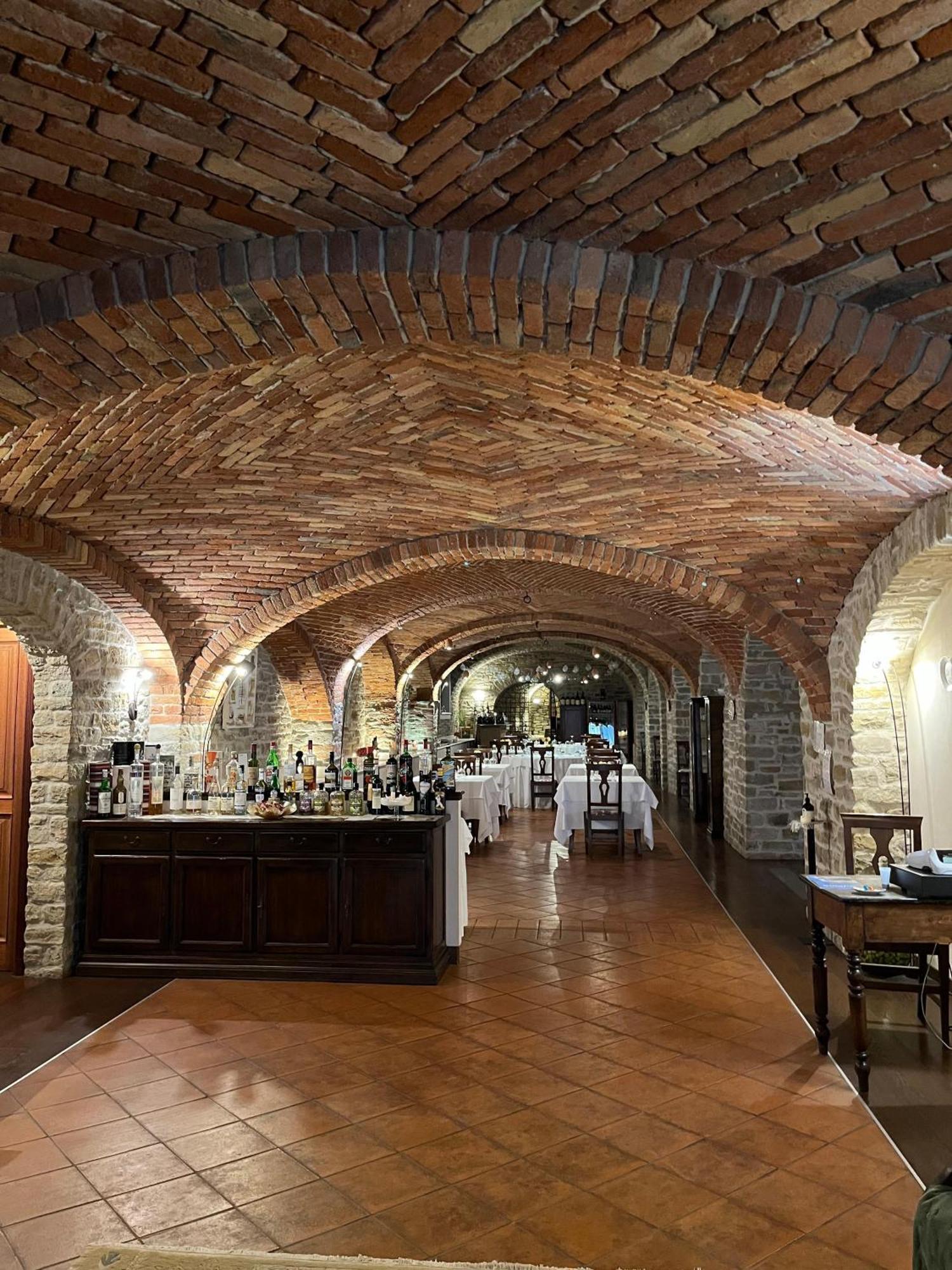 Il Castello Di Bubbio Hotel Екстериор снимка