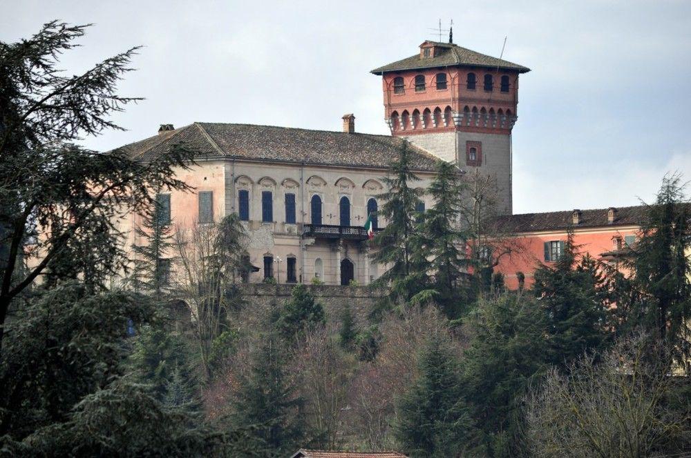 Il Castello Di Bubbio Hotel Екстериор снимка