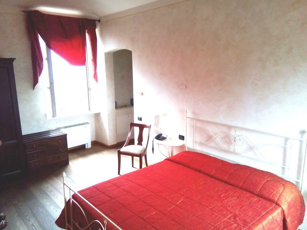 Il Castello Di Bubbio Hotel Екстериор снимка