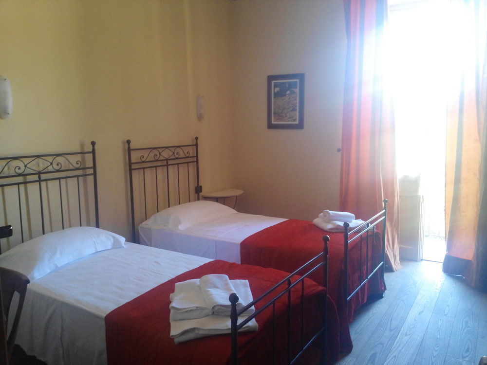Il Castello Di Bubbio Hotel Екстериор снимка