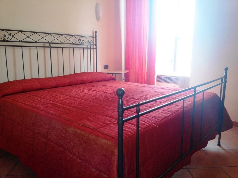 Il Castello Di Bubbio Hotel Екстериор снимка